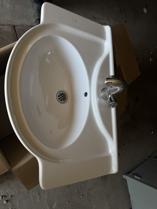 Продам тумбу, раковину и зеркало, 100 см