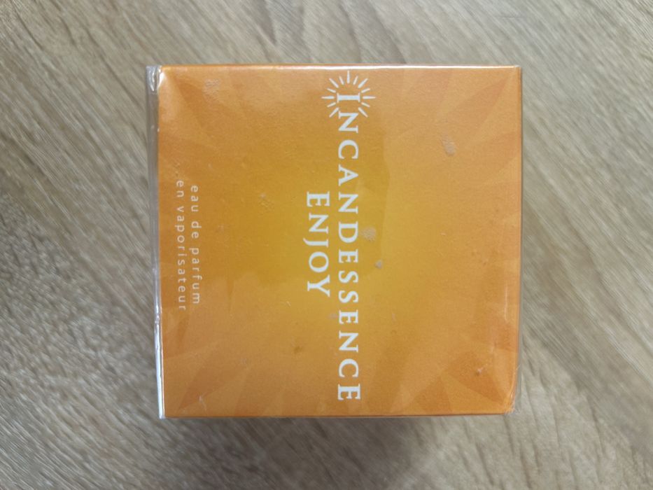 Apa de parfum Incandesscence femei