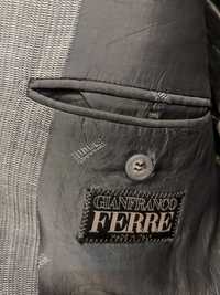 продаю дорогой оригинал известного бренда "FERRE' костюм