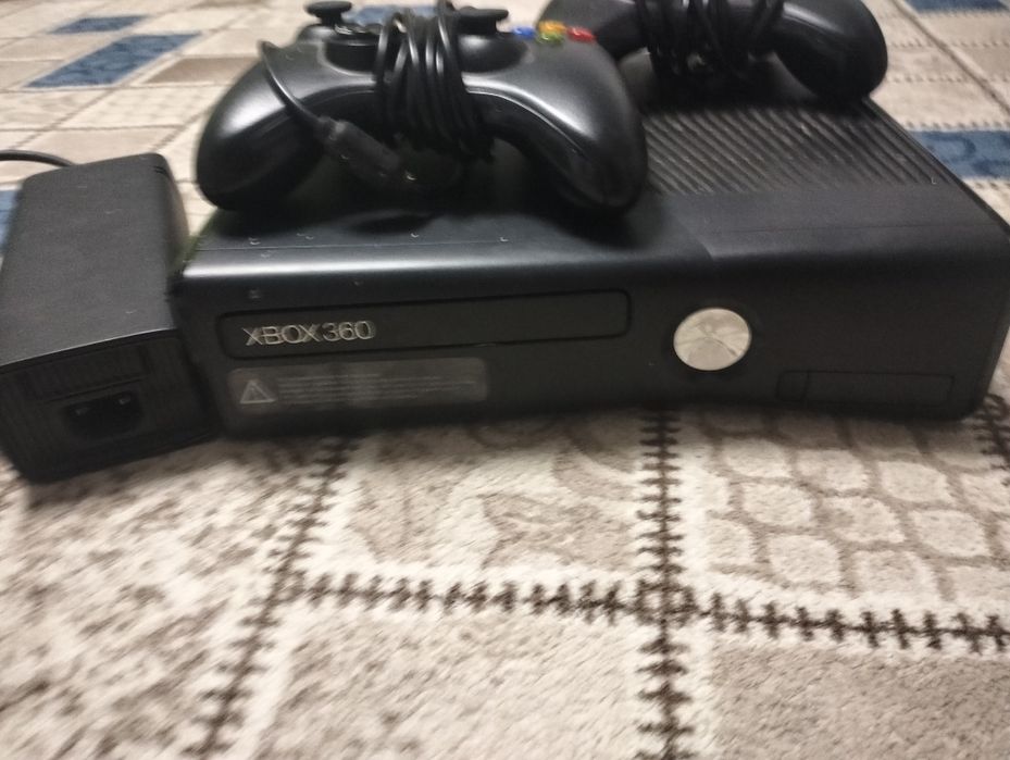 Xbox360 aștept oferte