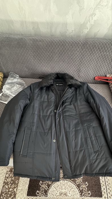 Продам зимнею новую куртку с норковым воротником