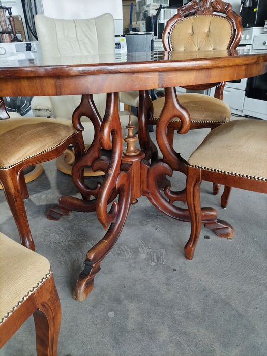 Антикварна маса с четери стола