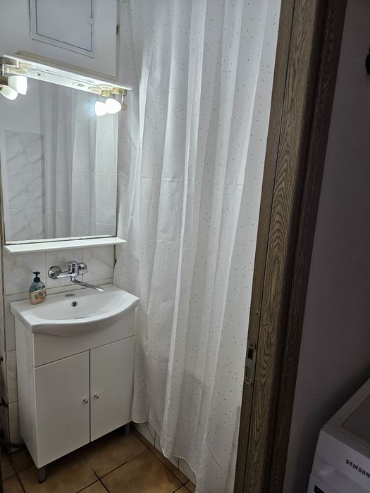 Inchiriez apartament