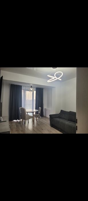 Închiriez apartament central park