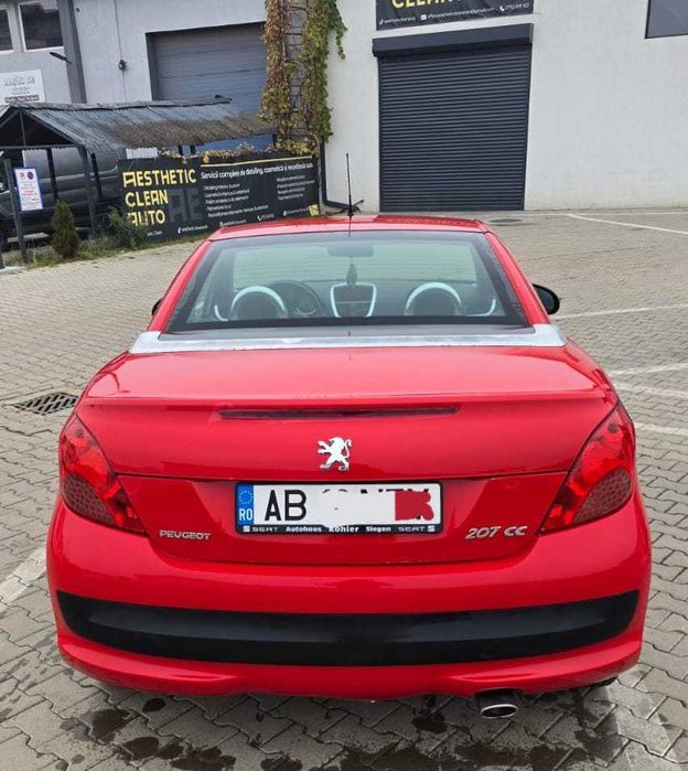 Vând Peugeot 207 CC