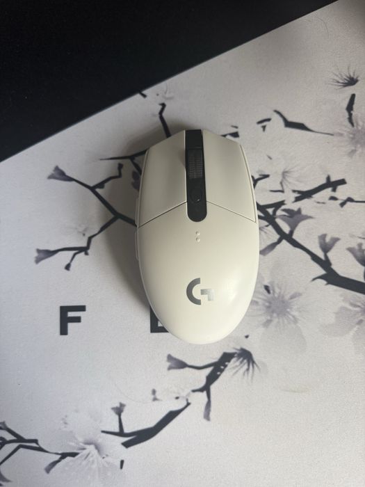 Продам беспроводеую мышь logitech g305