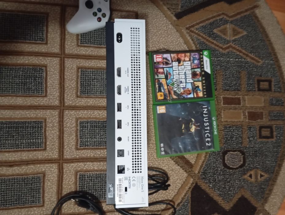 Vând Xbox one  s