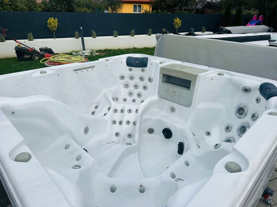 Vand jacuzzi  7 persoane accep  variante auto sau moto