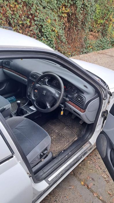 Продавам Peugeot 406 2000 кубика 90 коня