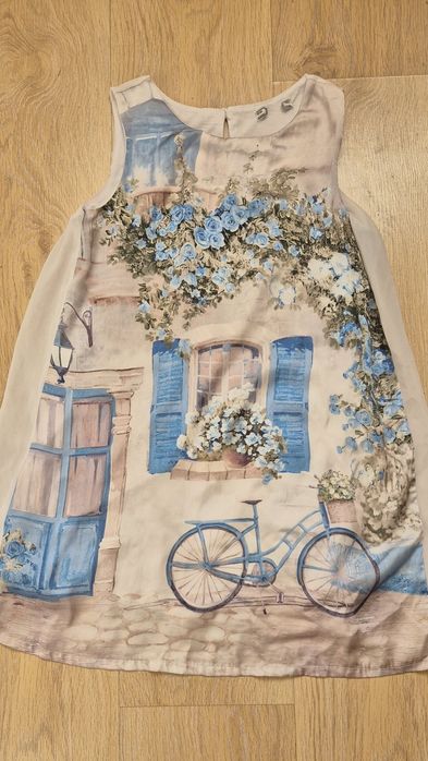 Официални дрехи за момиче 9/10г цената е за всичко.