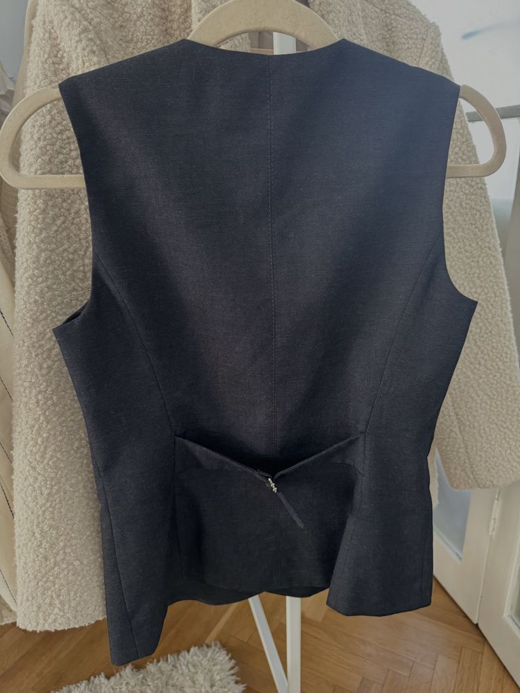 Viral Zara vest XS