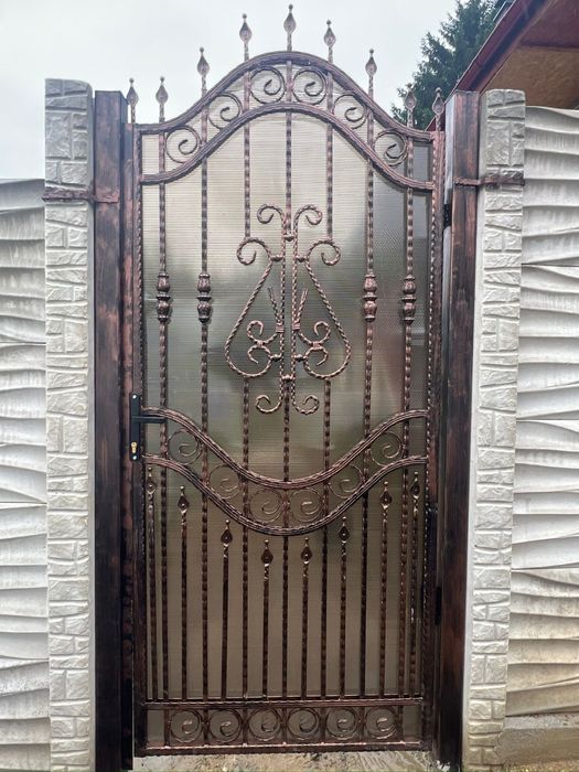 Porti din fier forjat