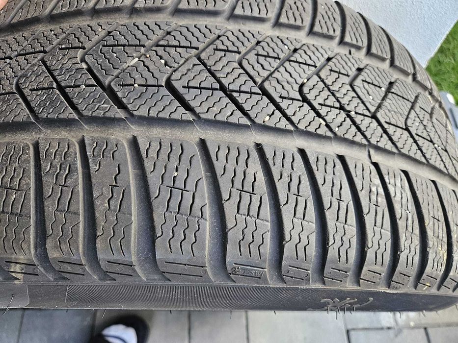 Vand jante si anvelope de iarna Pireli