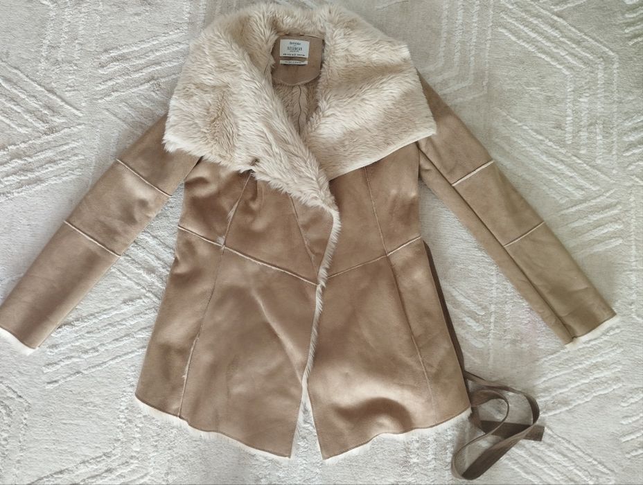 Ново Дамско палто Bershka M размер