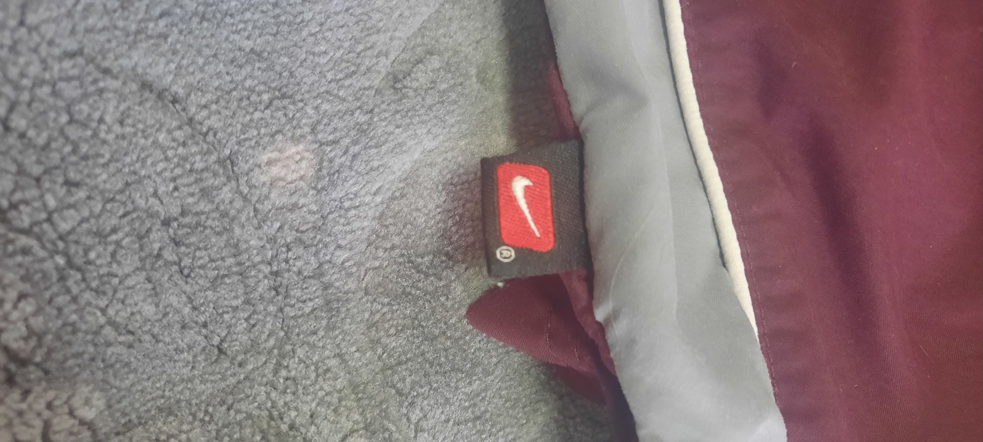 Pantaloni scurți Nike vișiniu