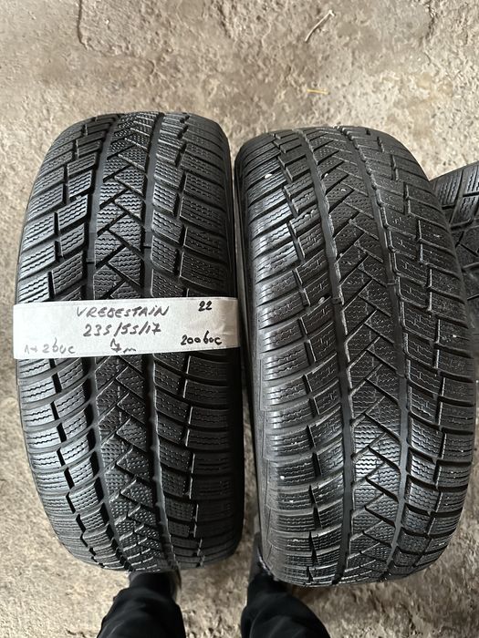 235 55 17 Vredestein iarna