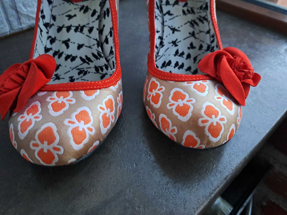 дамски обувки на токче Ruby Shoo номер39,Нови!