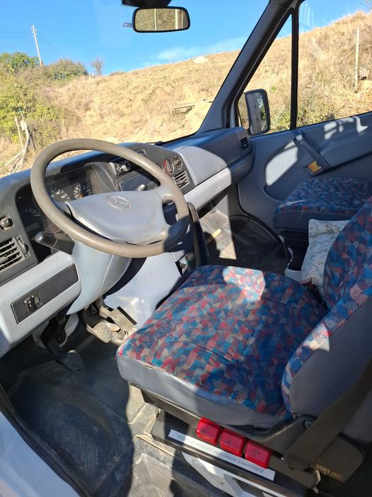 Mercedes 312d бордови