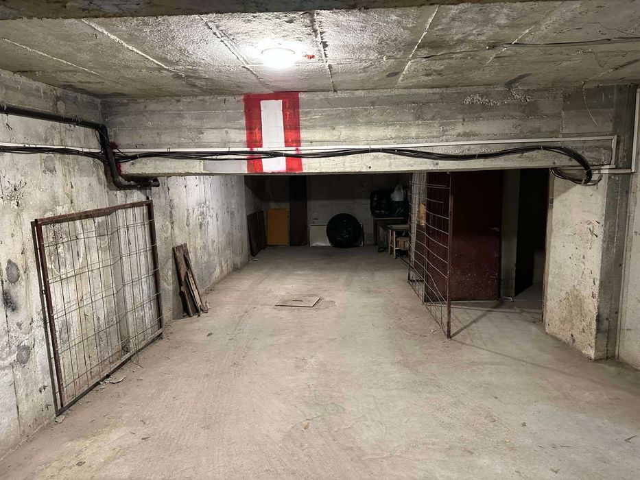 Самостоятелно паркомясто / гараж, Гр. Варна, Базар Левски