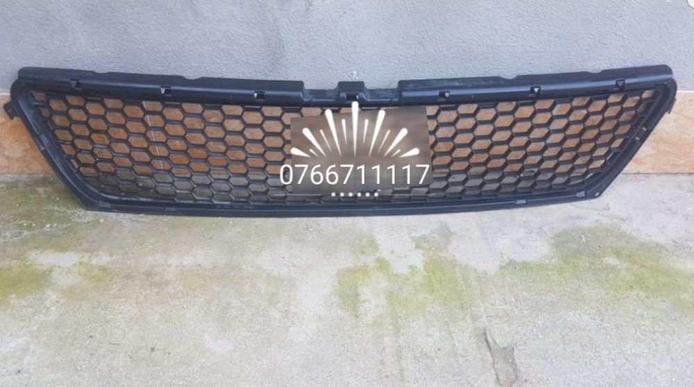 Grilă inferioară Dacia Sandero nouă an 2008*2009*2010*2011*