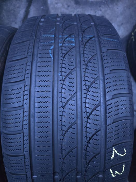 Anvelope iarna  235 35 19
