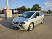 Vând Opel zafira 7 locuri cu suport de 2 biciclete.
