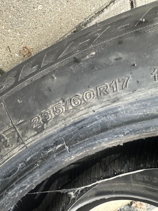 Cauciucuri iarna 235 60 17 2 bucati total 100 lei 5 mm