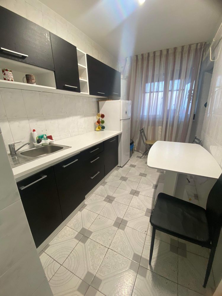 Inchiriez apartament 3 camere