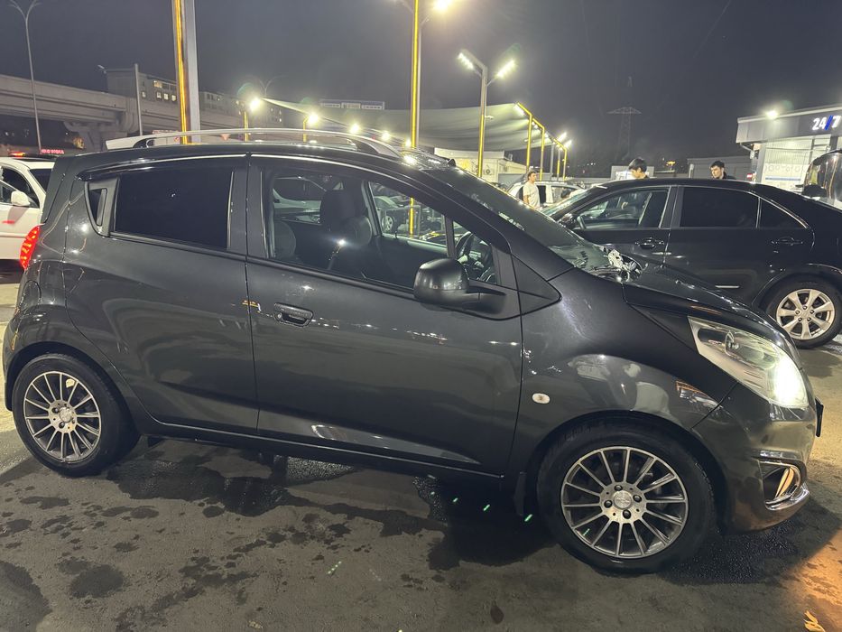 Продаю Spark свой