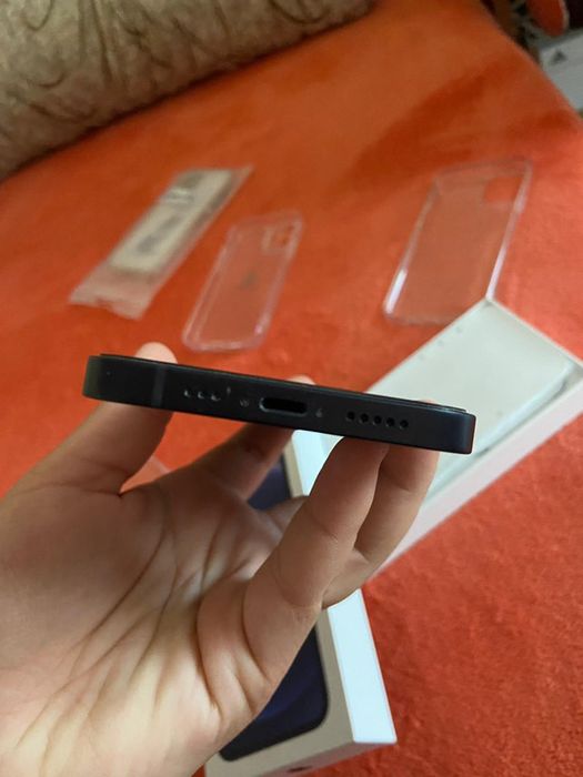 Vând Iphone 12,64gb!