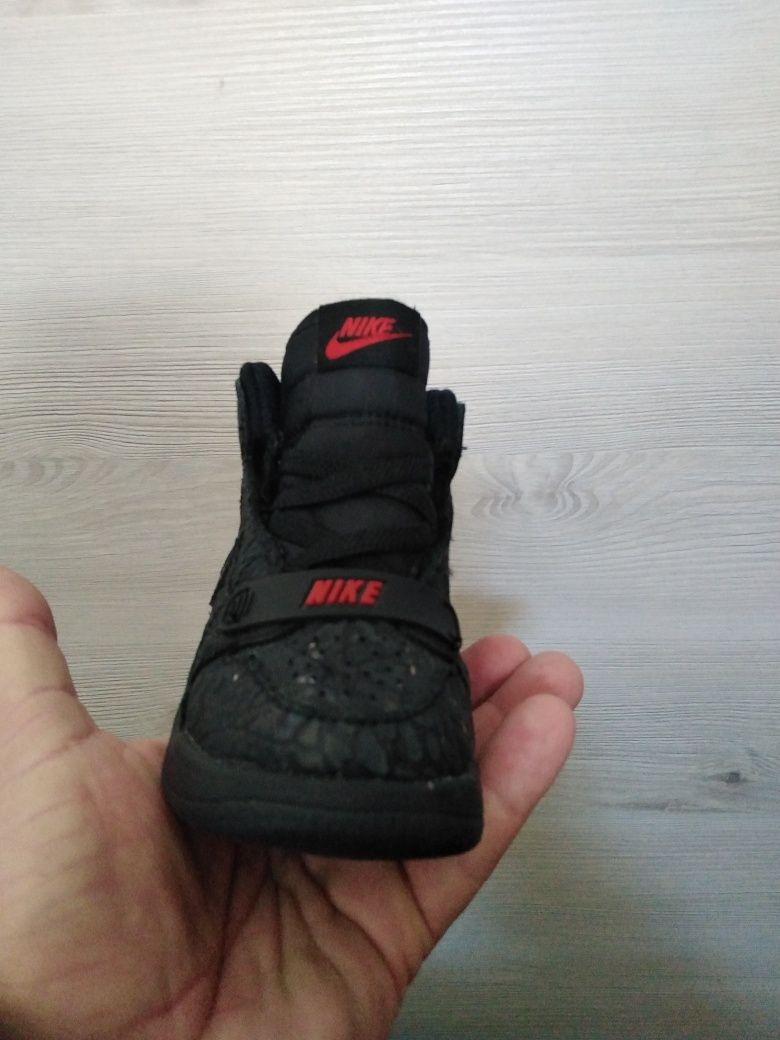 Masura 22 Nike jordan adidasi pentru copii