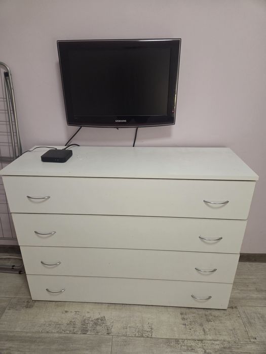 Продавам обзавеждане за спалня