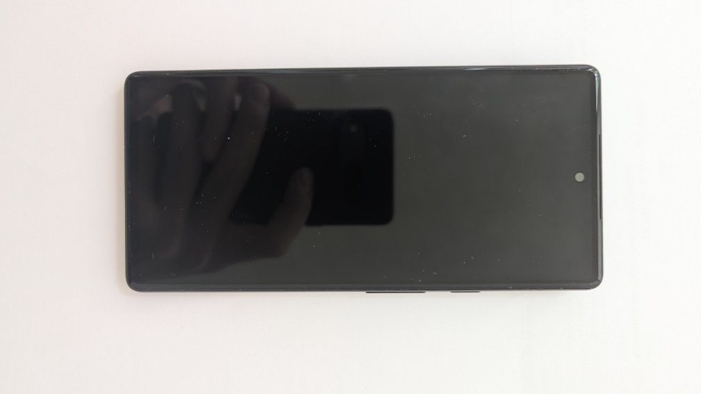 Продавам Google pixel 6