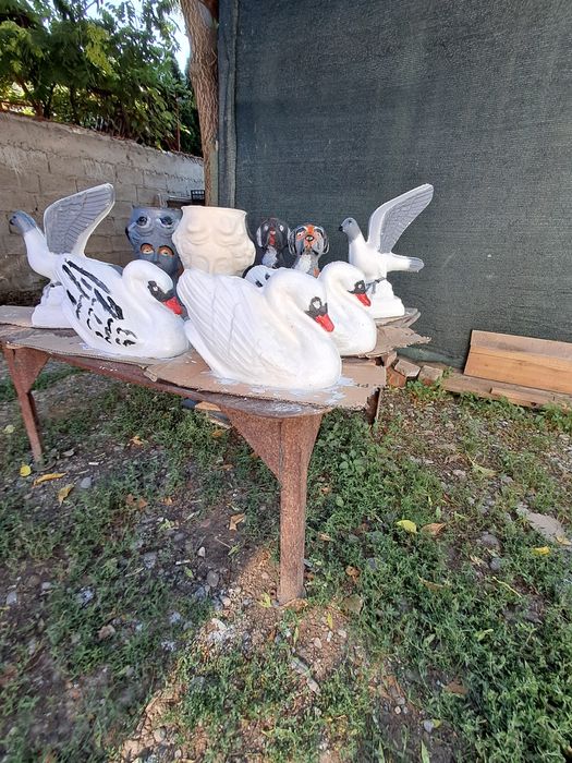 De vinzare diverse  modele figurine decorațiuni gradina