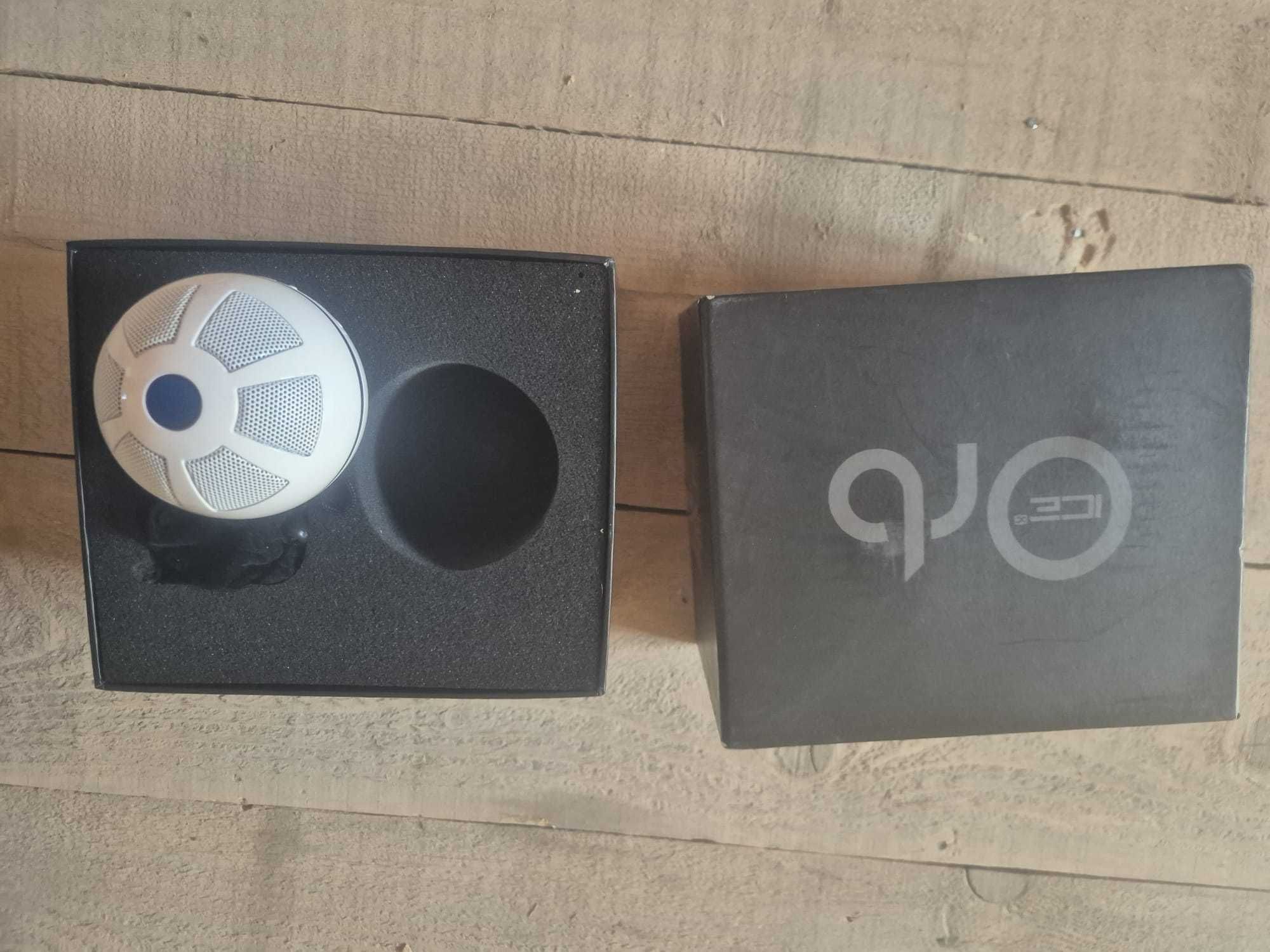 Boxa bluetooth care leviteaza