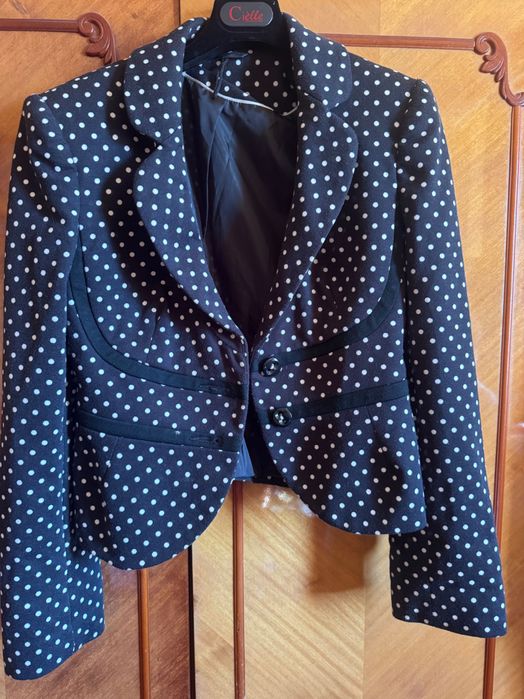 Taior negru căptușeală purtat o singură dată!