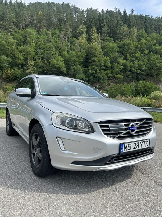 VOLVO XC60 AWD ocean racing