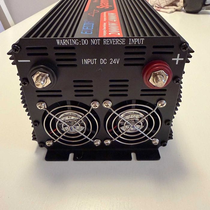 Ивертор 24V номинална мощност 2000W, пикова 4000W, чиста синусоида