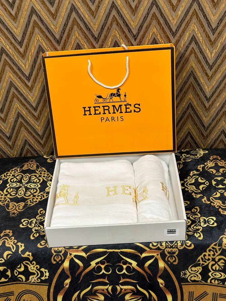 Качествени,памучни хавлии Versace, Hermes, Victoria’S Secret- два броя