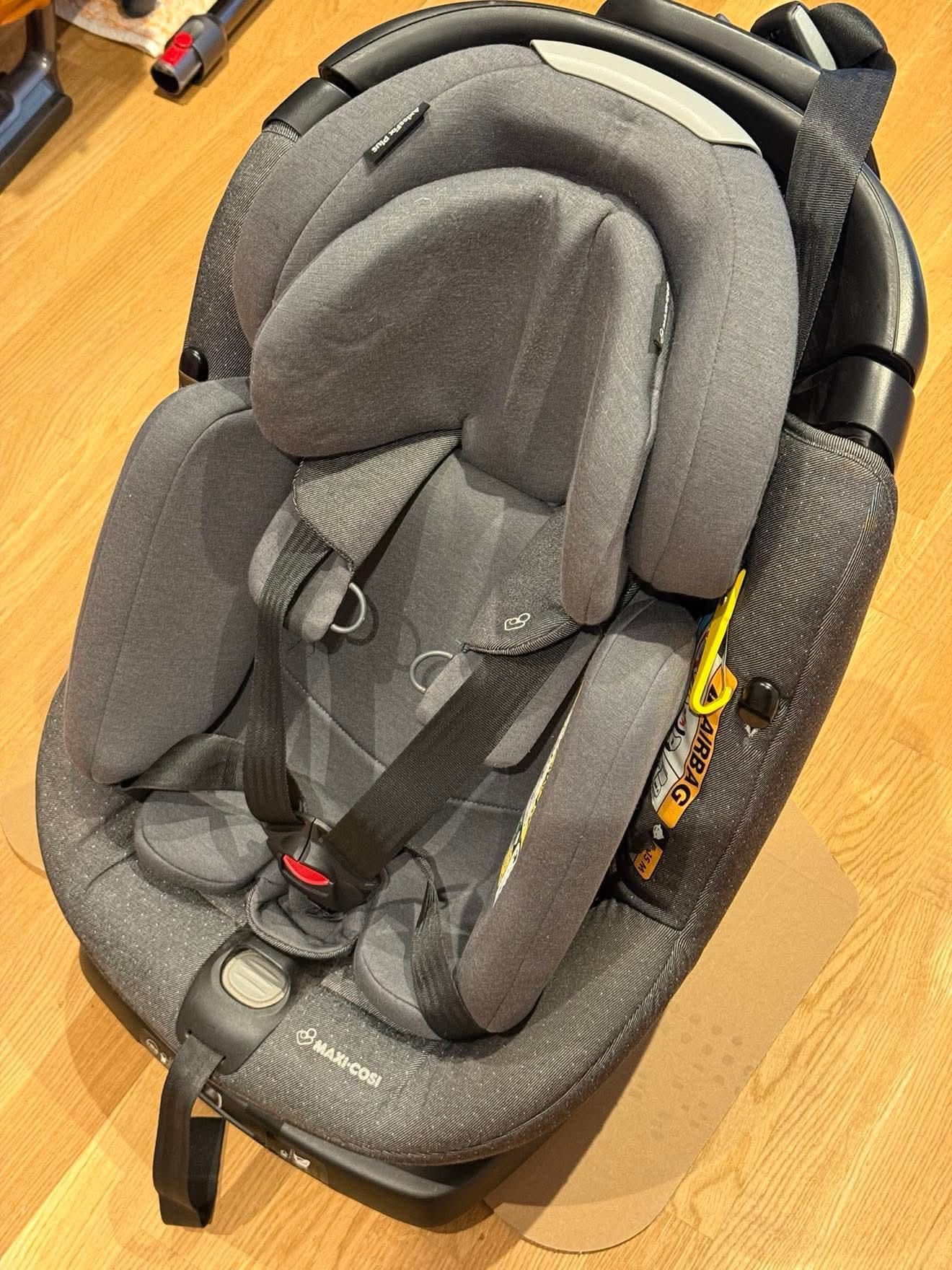 Детско столче за кола Maxi Cosi Axissfix Plus