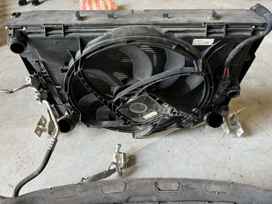 Комплетк радиатори Бмв ф30/ф31 (komplekt radiatori bmw f30/ bef31)