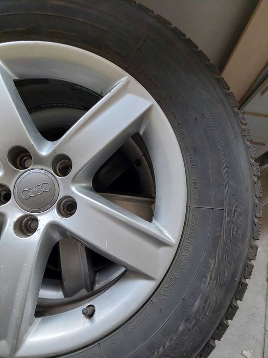 Зимни гуми Bridgestone  с джанти от Audi Q5