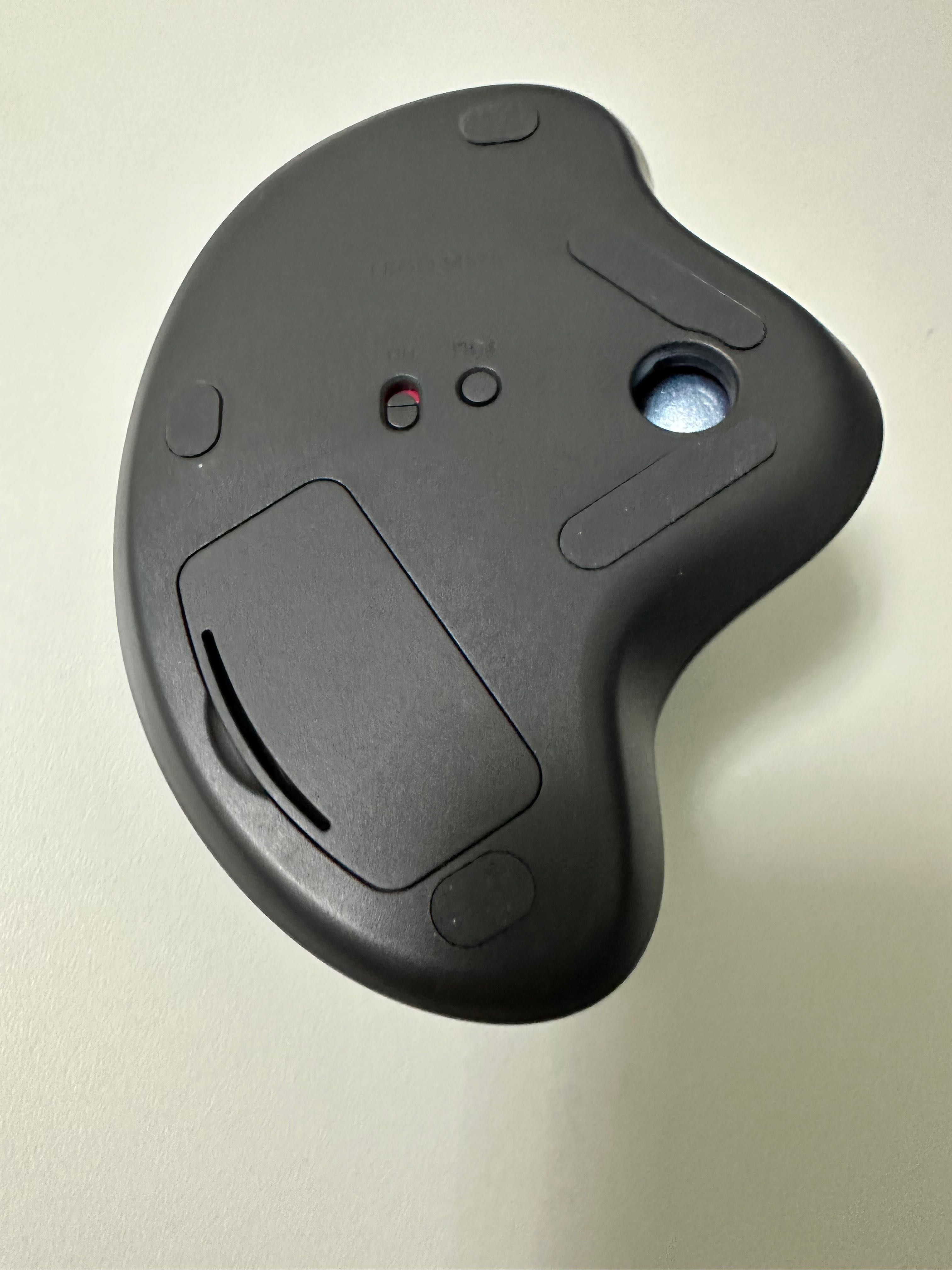 Трекбол Logitech Ergo M575