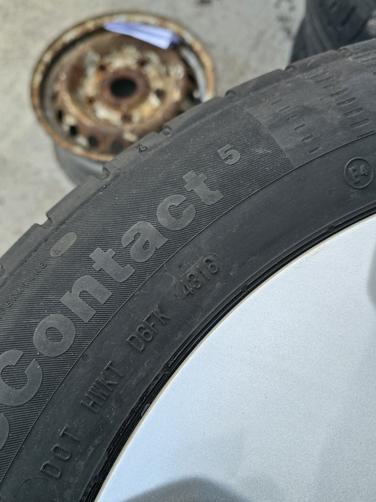 4 Броя 215/60/17 Continental 2x7,5mm 2x7mm