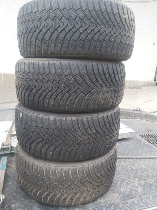 Зимни гуми 215 40 17 цола Falken