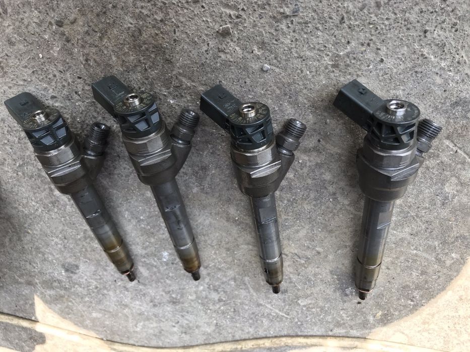 Injectoare injector BMW 520d F10 cod 7 810 702
