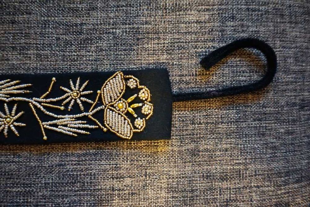 Brau cusut manual cu margele , curea traditionala cu margele pt femei