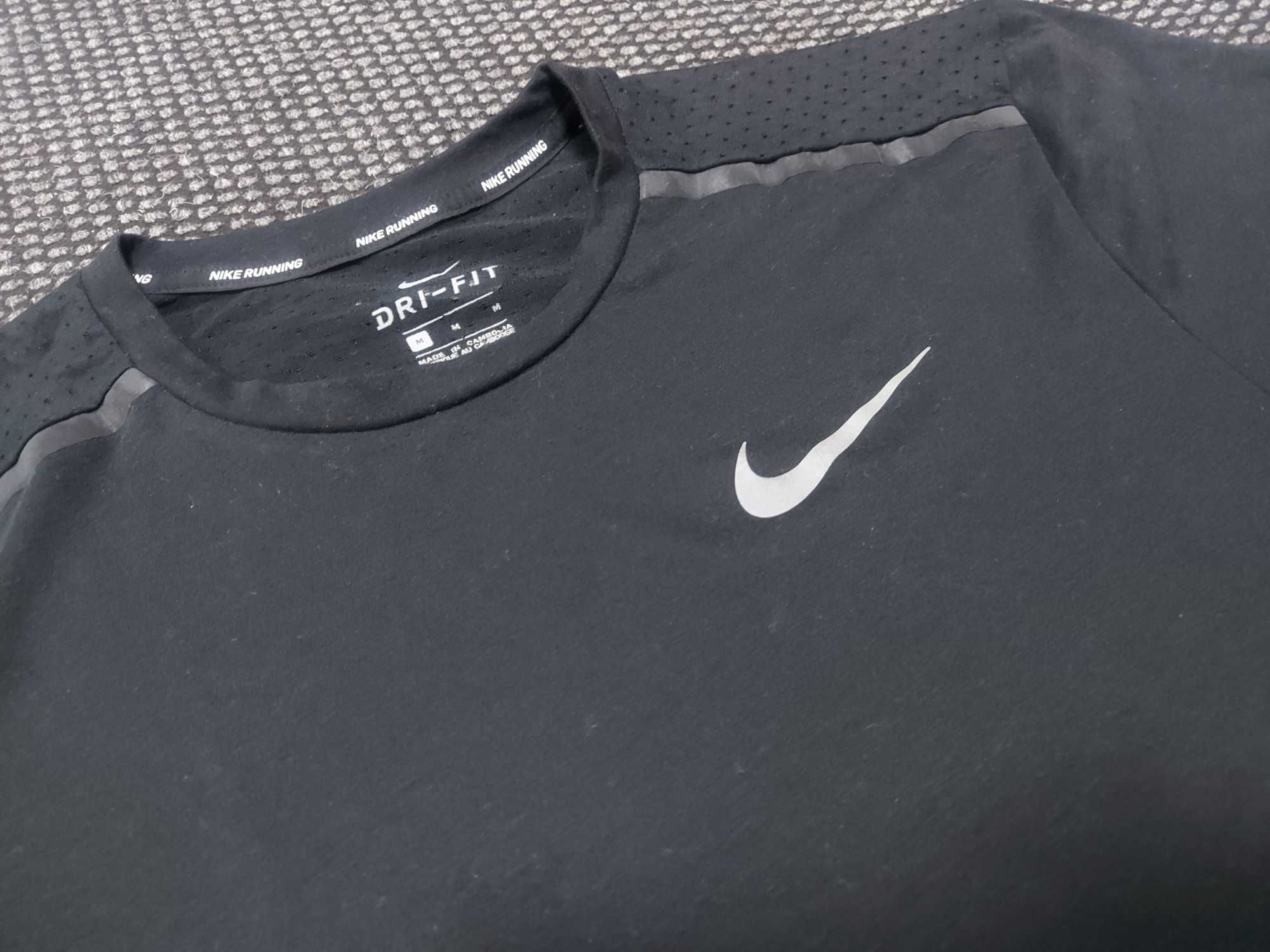 Nike тениска M размер