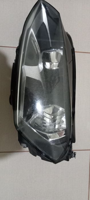 De vânzare far stănga ww golf 7 an2012-2015 complet .