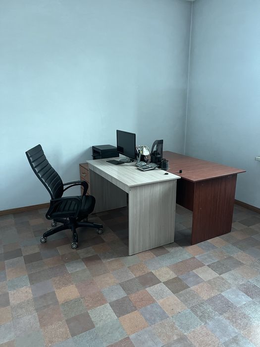 Продам офисную мебель , столы, шкафы, кресла